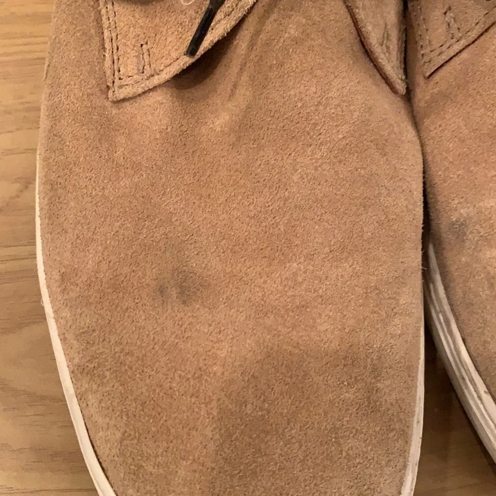 Kenneth Cole Men's Tan Suede Chukka Boots Size 10 Hybrid Sneaker Sole Fair
